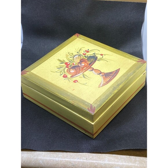 Vintage Florentia Wooden Trinket Box Italian handpainted yellow floral cute - Picture 2 of 8